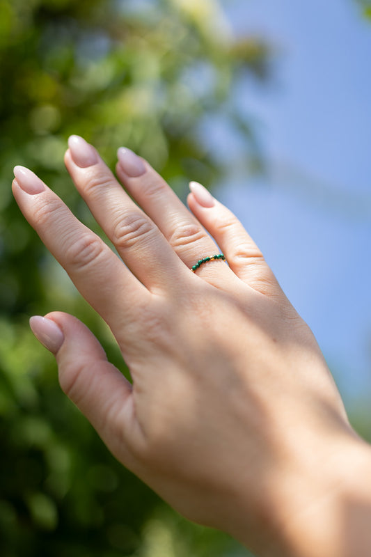 Pierścionek elastyczny z malachitem