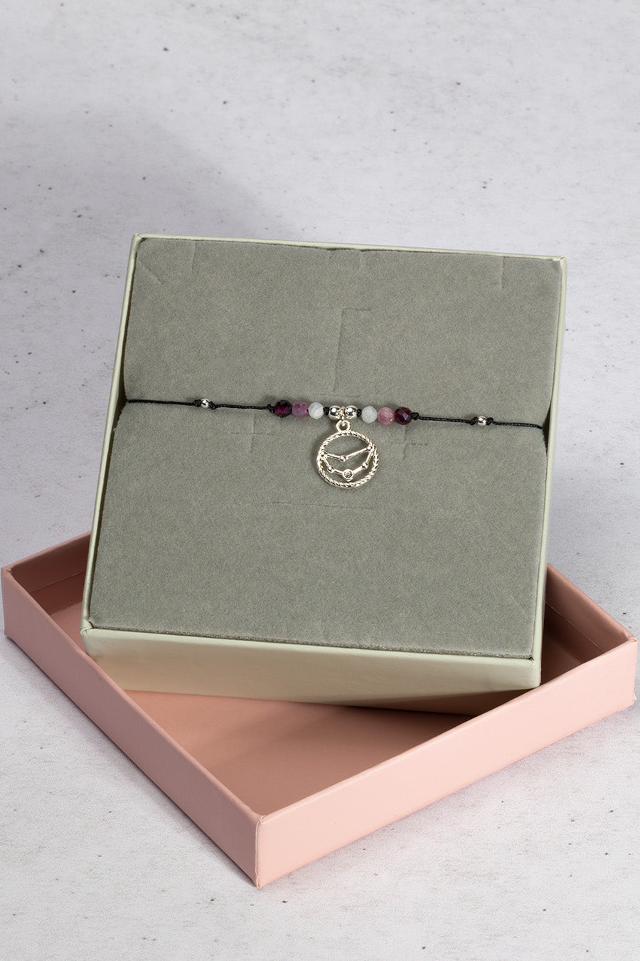 Bransoletka Znak Zodiaku Koziorożec ze srebrną zawieszką