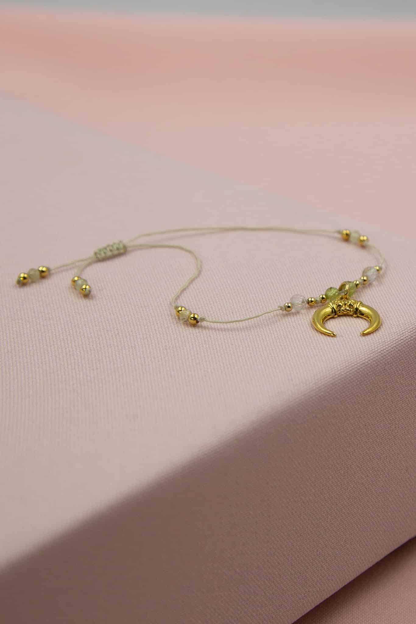 Bransoletka róg obfitości z lśniącymi kamieniami