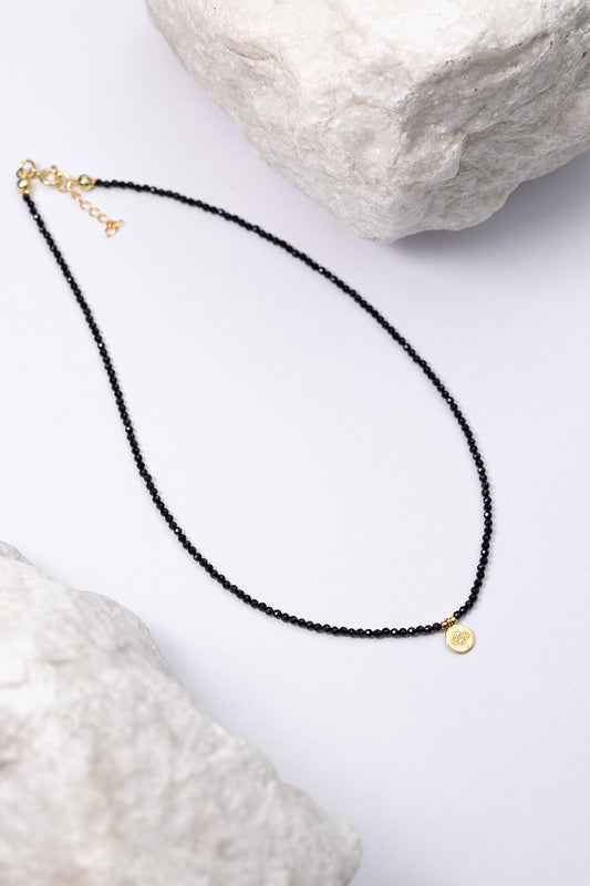 Naszyjnik Choker ze spineli i zawieszką monety