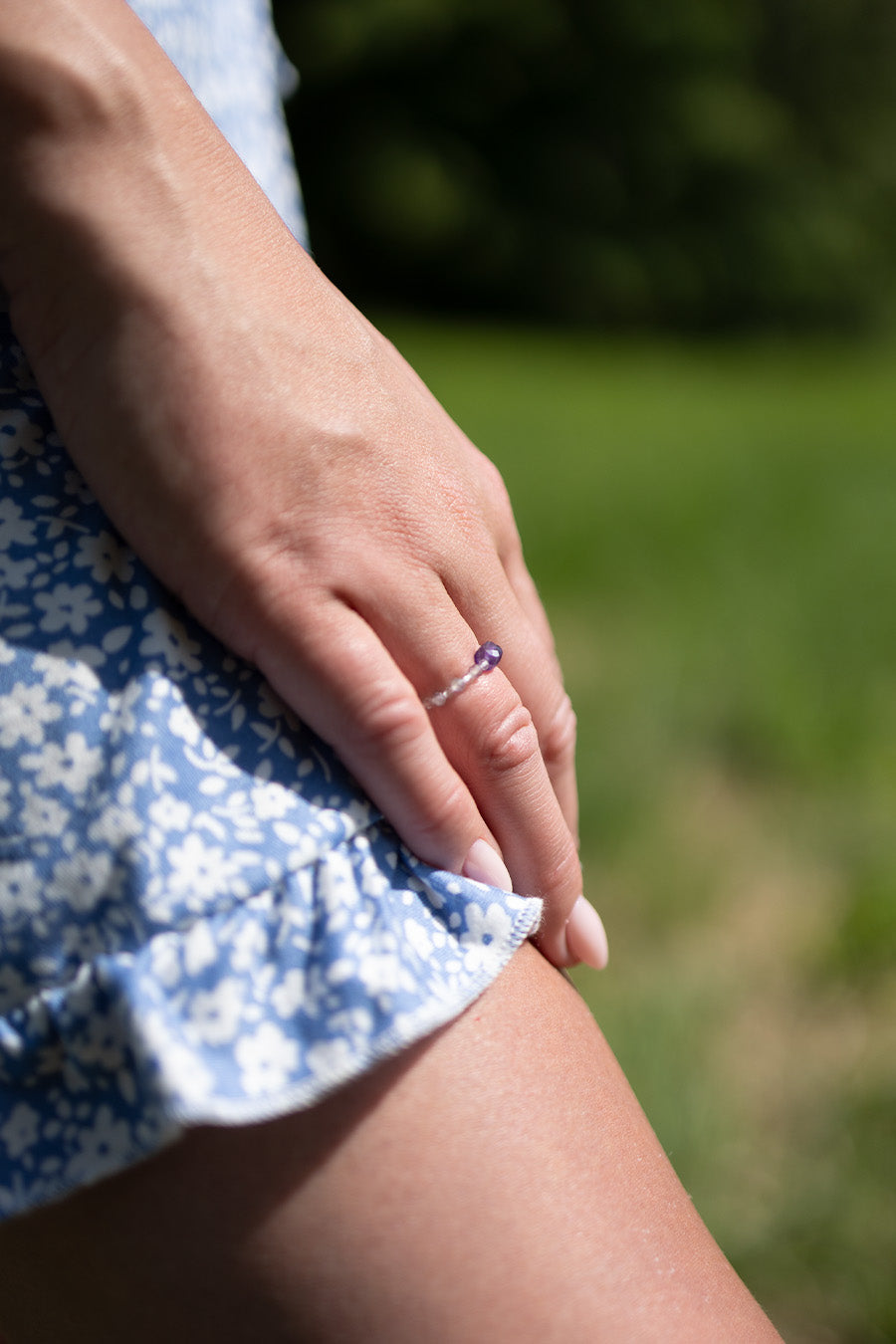 Pierścionek elastyczny z ametystem i topazem