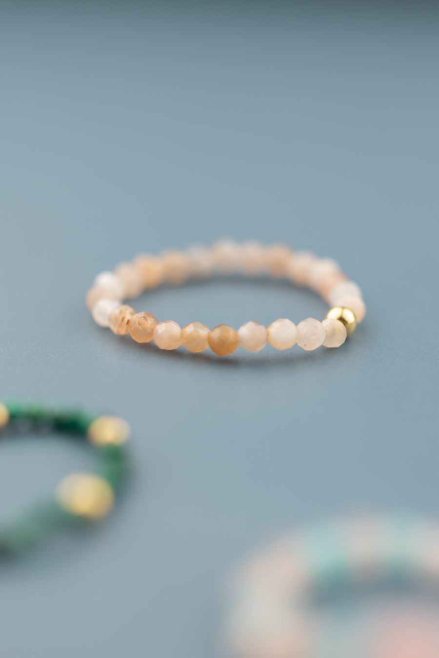 Pierścionek elastyczny z kamieniem słonecznym