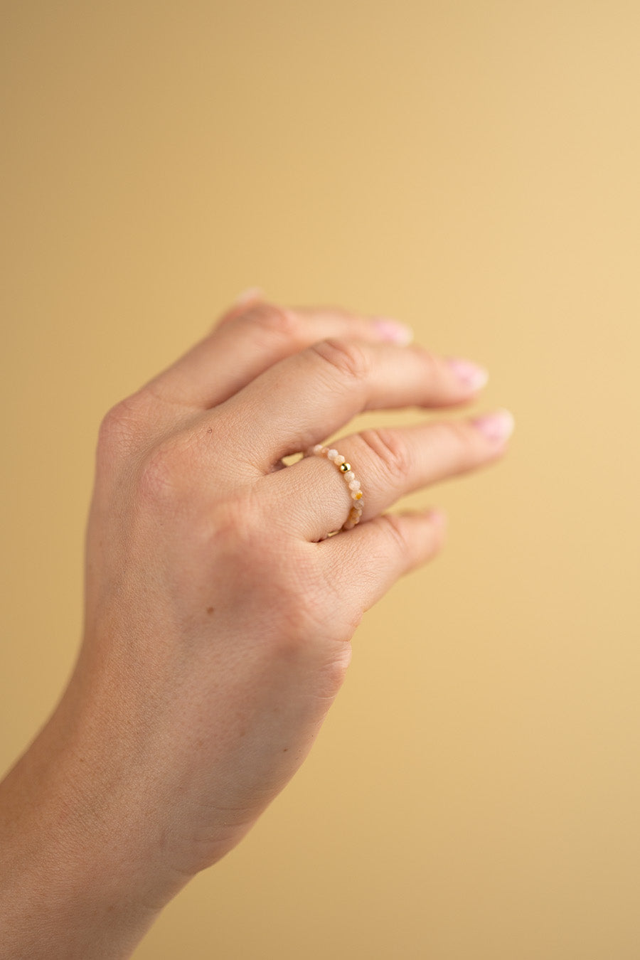 Pierścionek elastyczny z kamieniem słonecznym