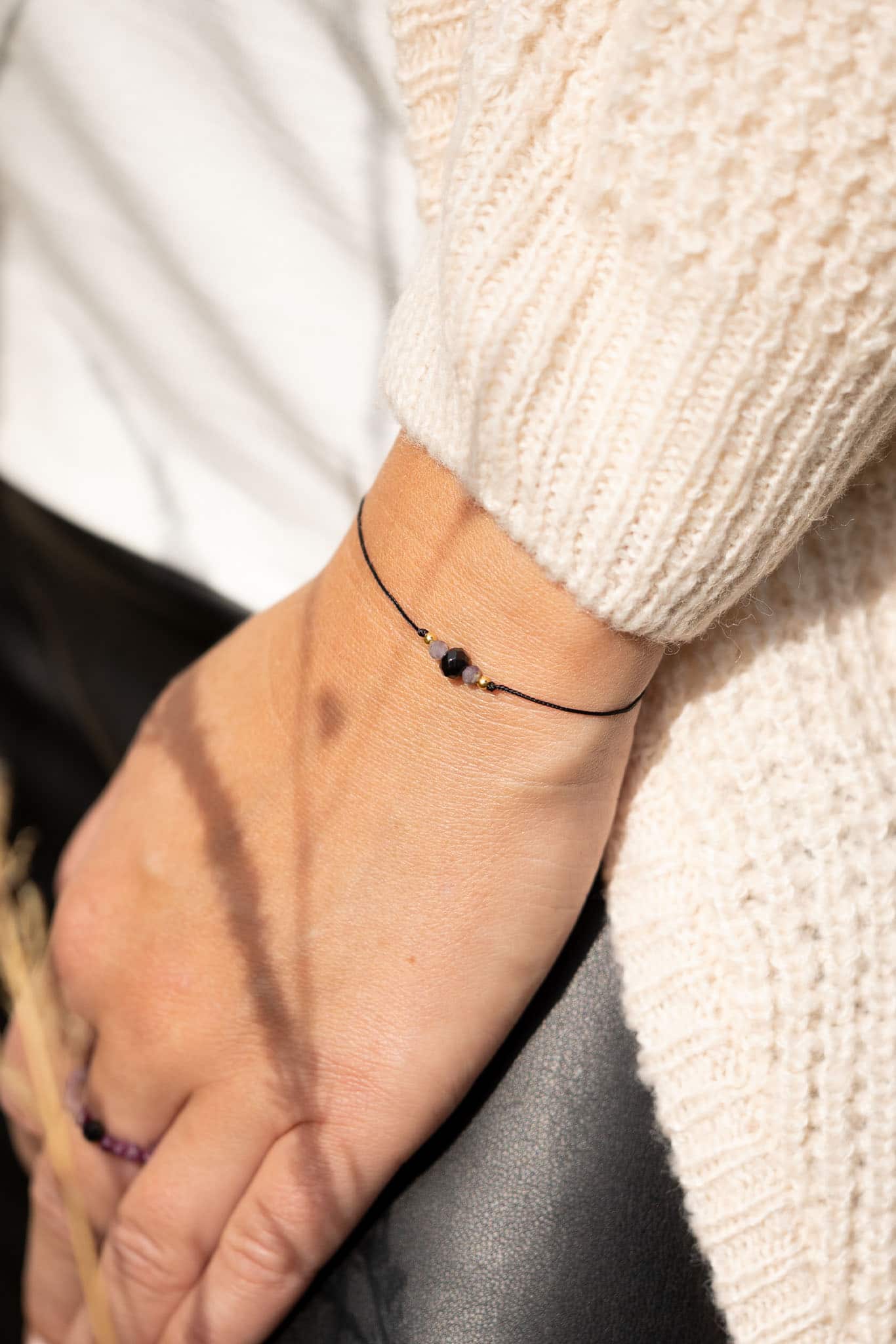 Bransoletka ze spinelem i sugilitem