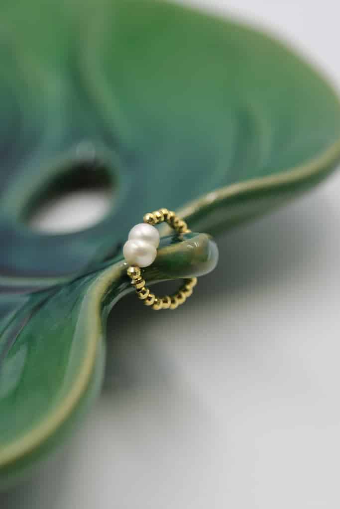 Pierścionek elastyczny z perłą